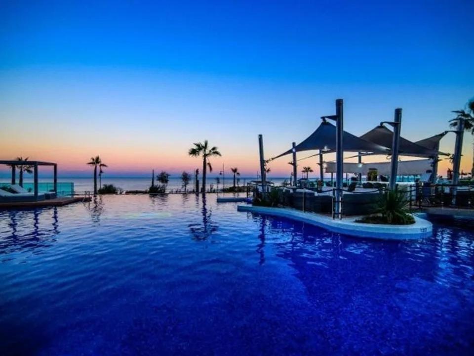 Apartment Deluxe Clara Sea Senses Torrevieja Exterior photo